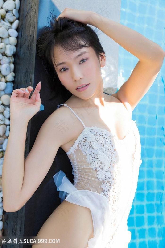 美女老师被人捅尿口